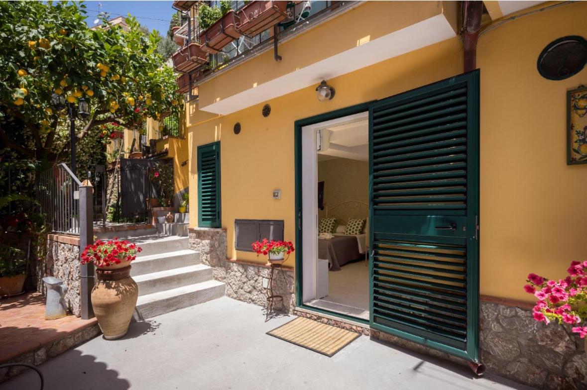 B&B Giulia Taormina Bagian luar foto